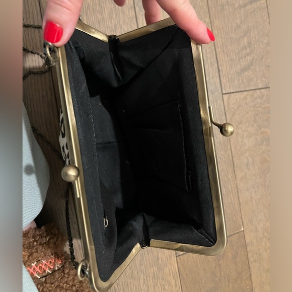 Leopard print vintage style clutch - Picture 3 of 6